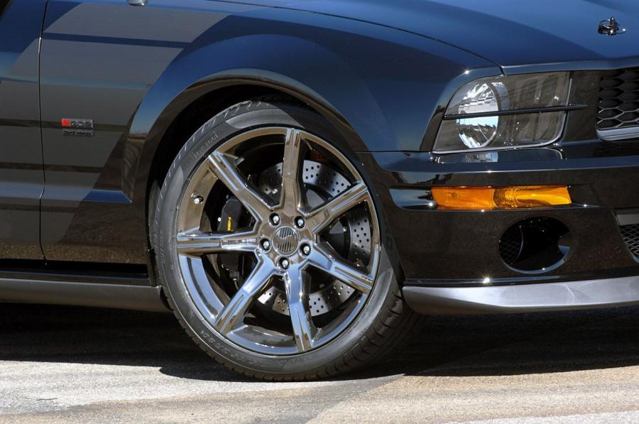 Детали экстерьера Saleen Dark Horse 2009 года  (фото 2 из 34)